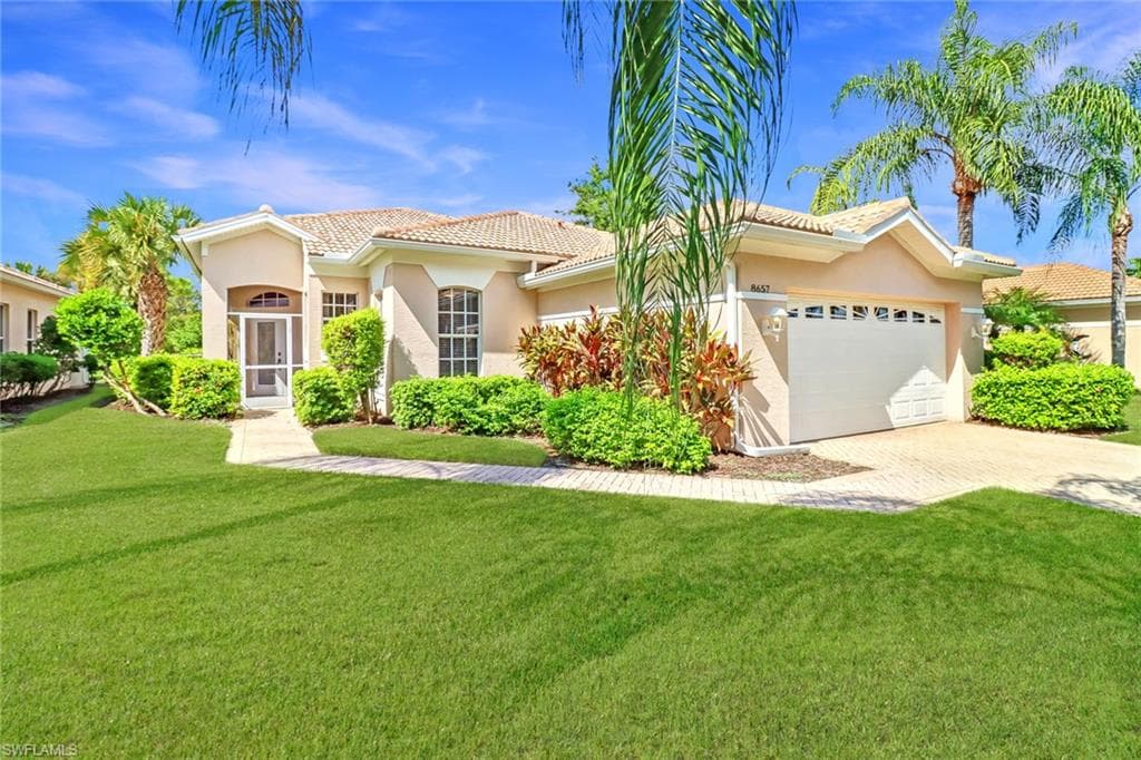 8657 Gleneagle WAY NAPLES, FL 34120
