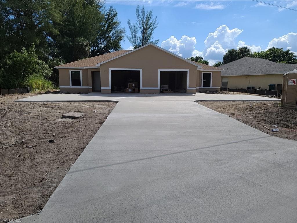 811 SE 24th AVE CAPE CORAL, FL 33990