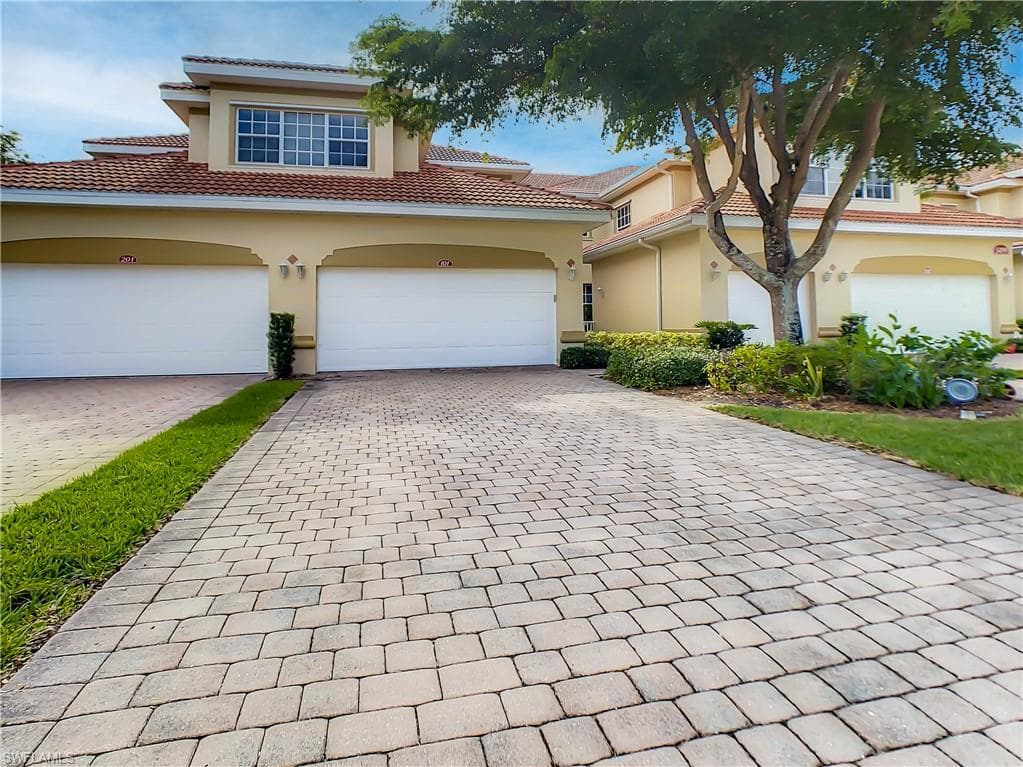 5499 Avon Park CT 101 FORT MYERS, FL 33912