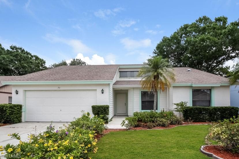 701 49th ST E BRADENTON, FL 34208