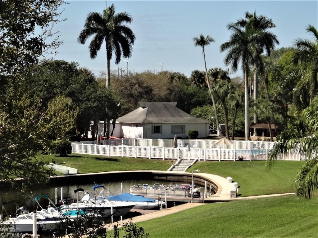 1529 Tropic TER NORTH FORT MYERS, FL 33903