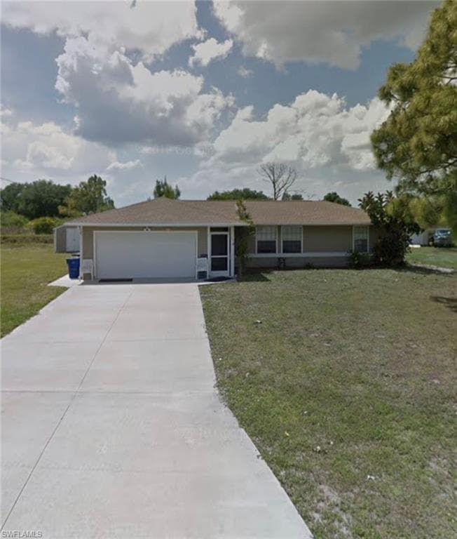 447 Candlewick CIR W LEHIGH ACRES, FL 33936