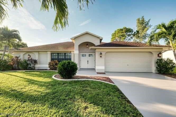 2716 Miracle PKY CAPE CORAL, FL 33914