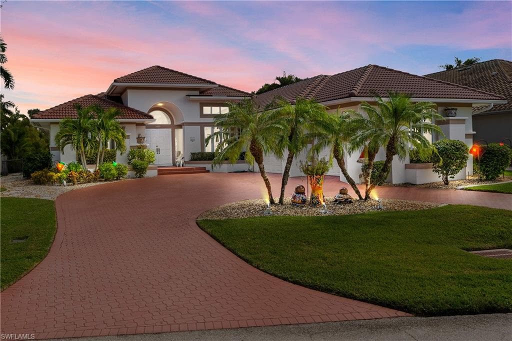 5225 Nautilus DR CAPE CORAL, FL 33904