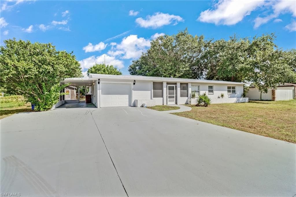 212 Jefferson DR LEHIGH ACRES, FL 33936