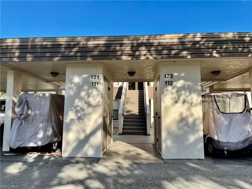 5650 Trailwinds DR 122 FORT MYERS, FL 33907