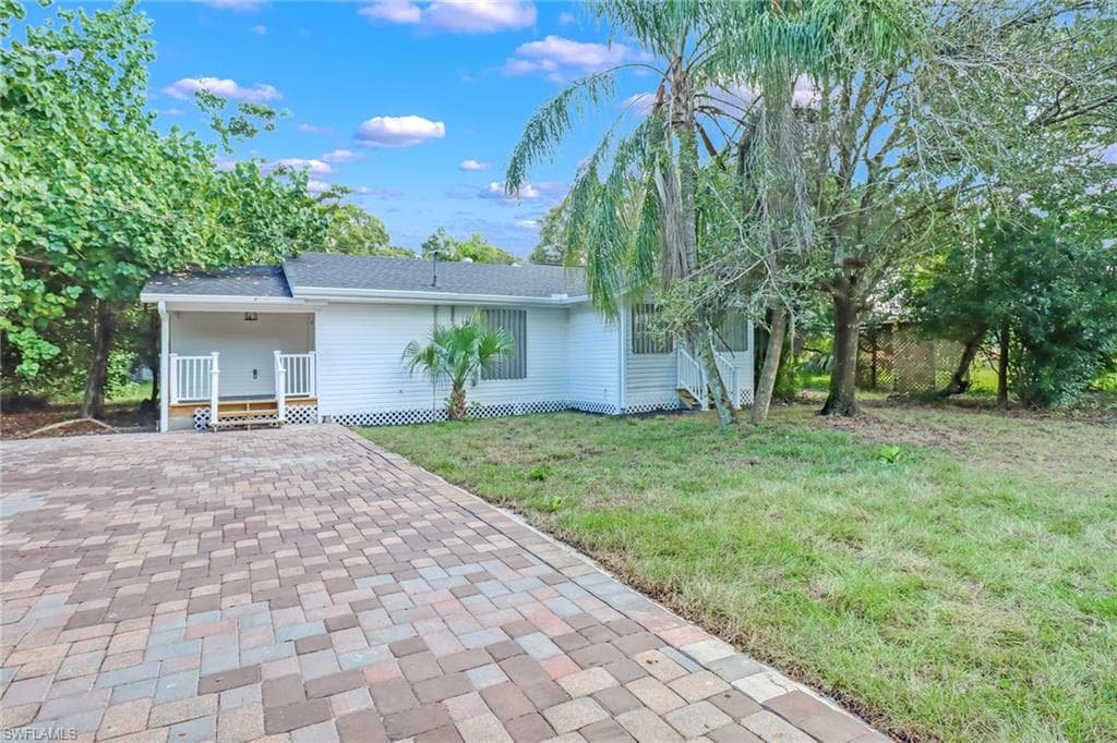 11100 Orange River BLVD FORT MYERS, FL 33905