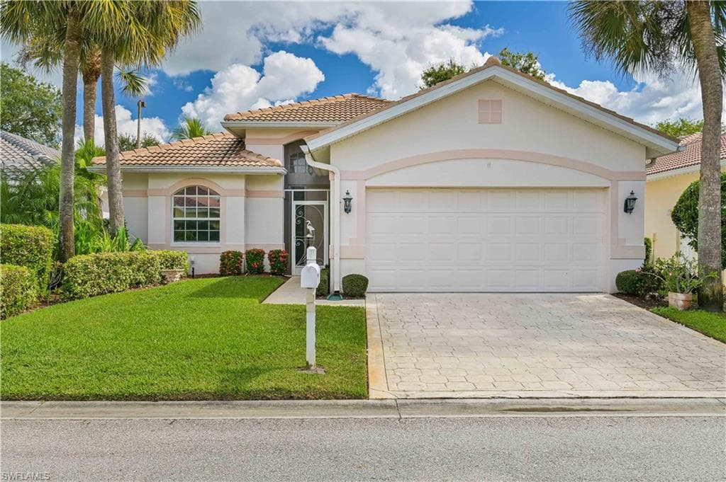 11296 Lakeland CIR FORT MYERS, FL 33913