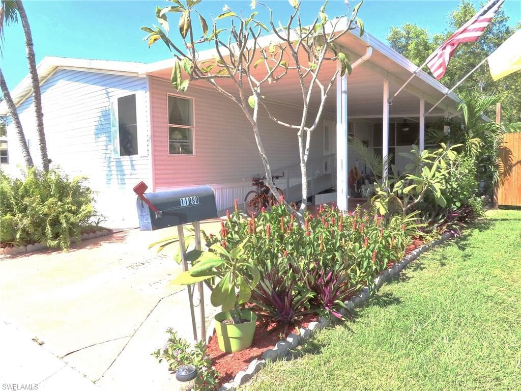 11080 Ballweg LN FORT MYERS, FL 33908