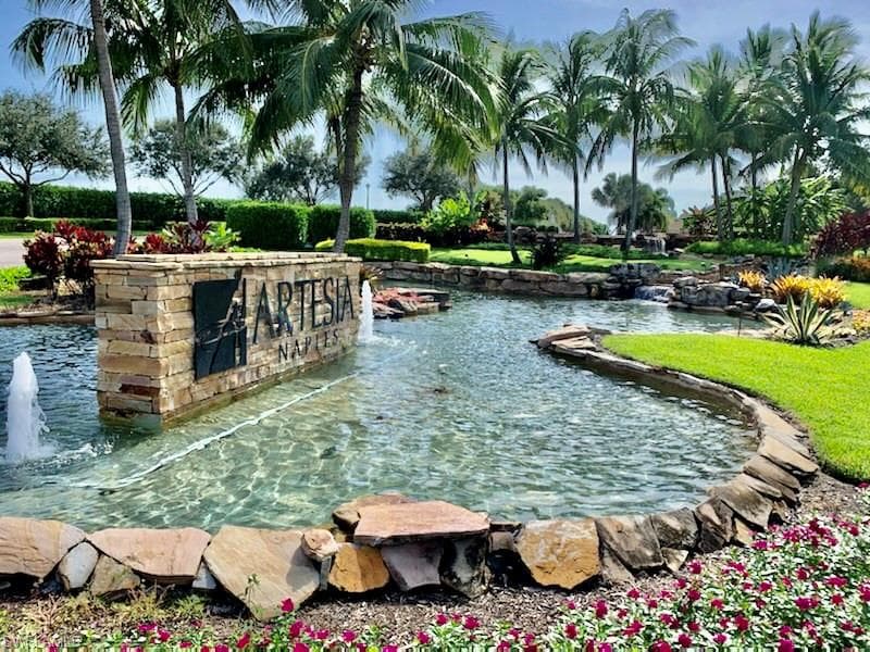 1470 Oceania DR S NAPLES, FL 34113