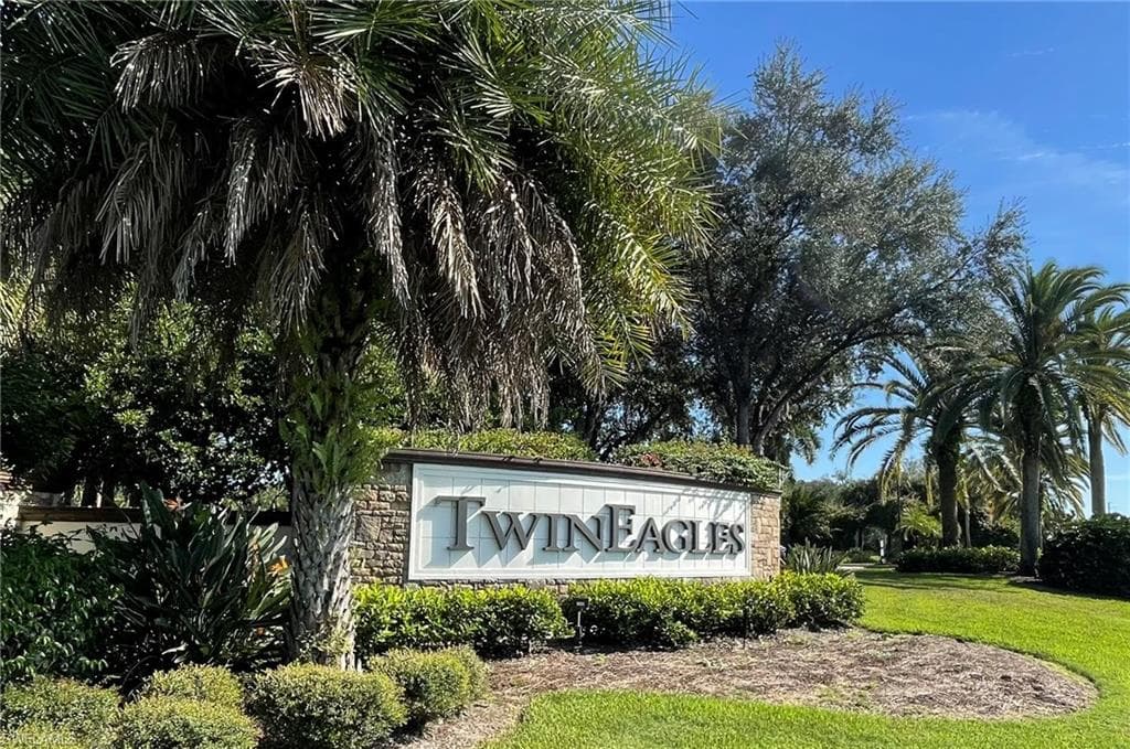11915 Hedgestone CT NAPLES, FL 34120