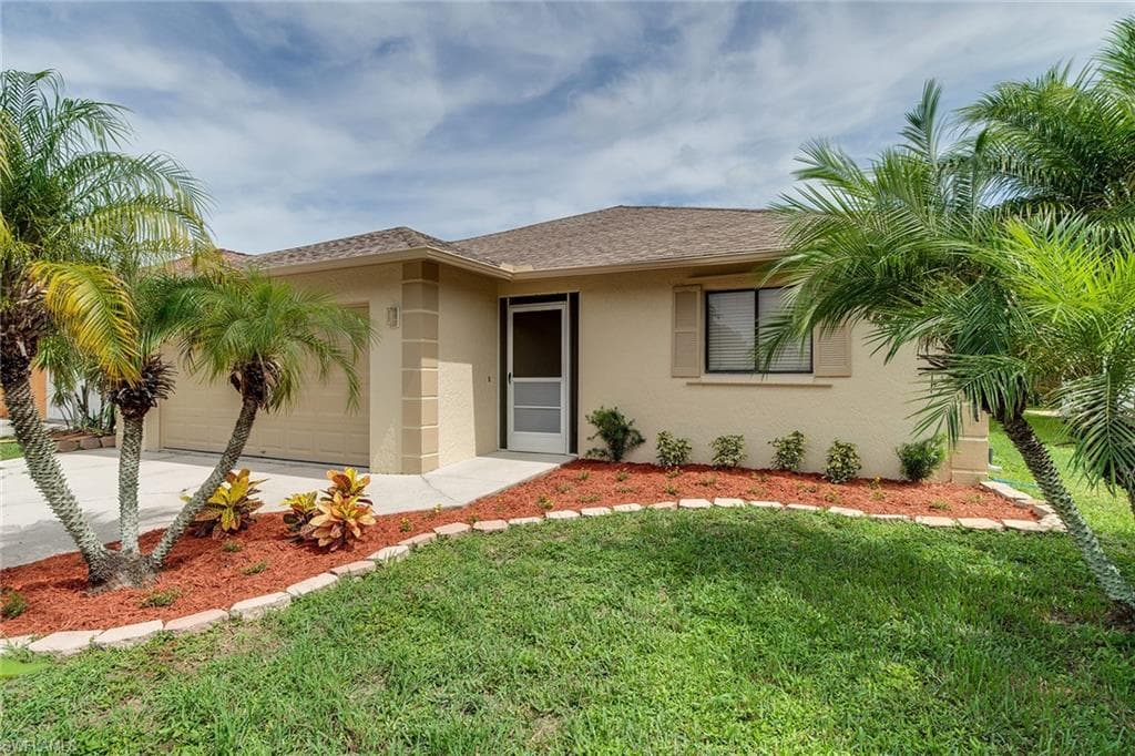 549 104th AVE N NAPLES, FL 34108