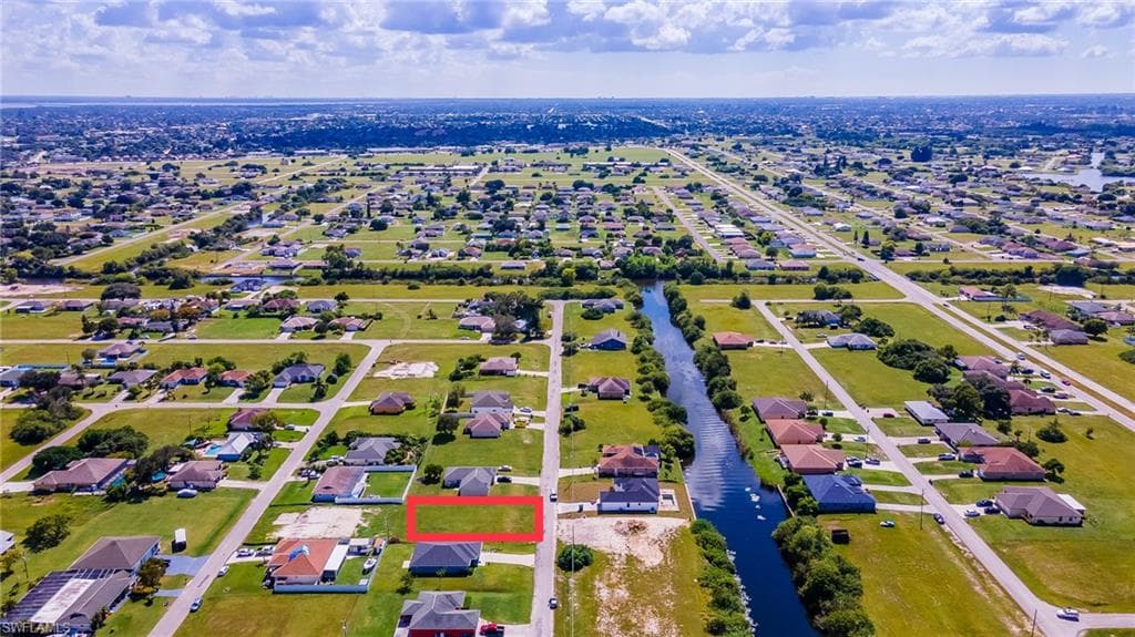 1317 NE 9th AVE CAPE CORAL, FL 33909