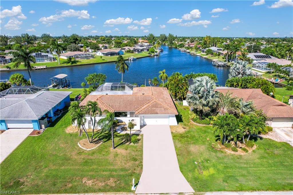 527 SE 32nd ST CAPE CORAL, FL 33904