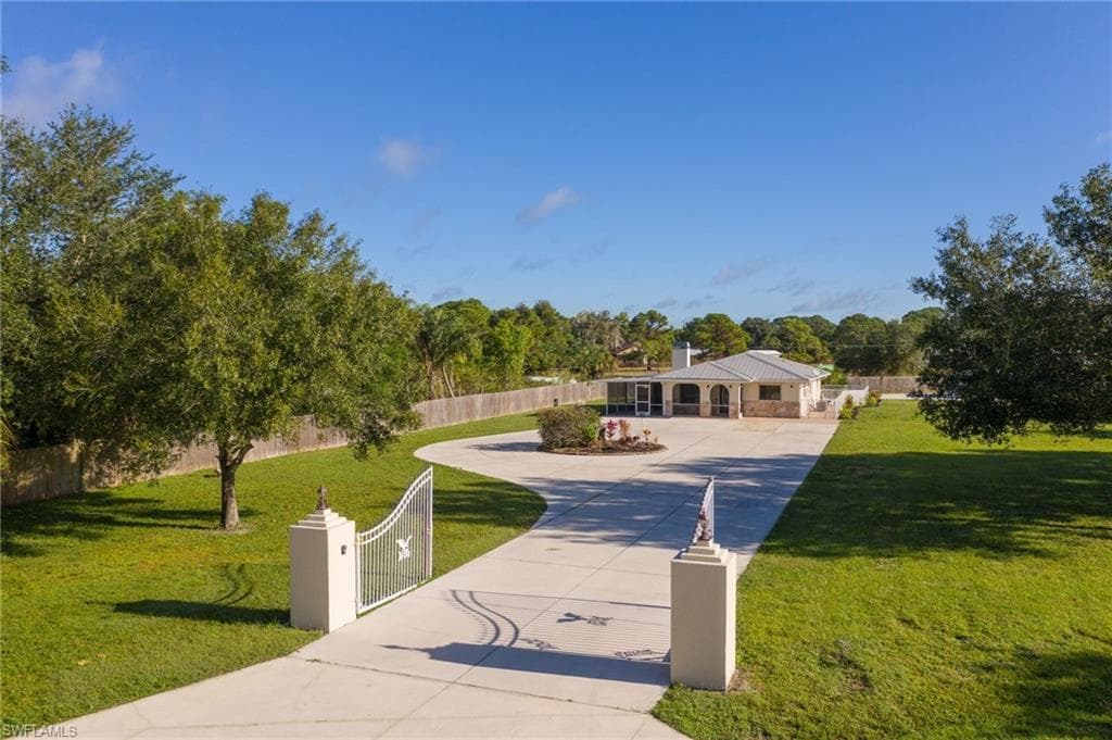 21061 N River RD ALVA, FL 33920