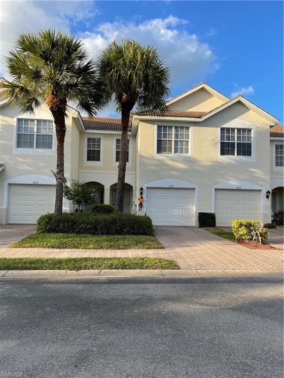 832 Hampton CIR 172 NAPLES, FL 34105