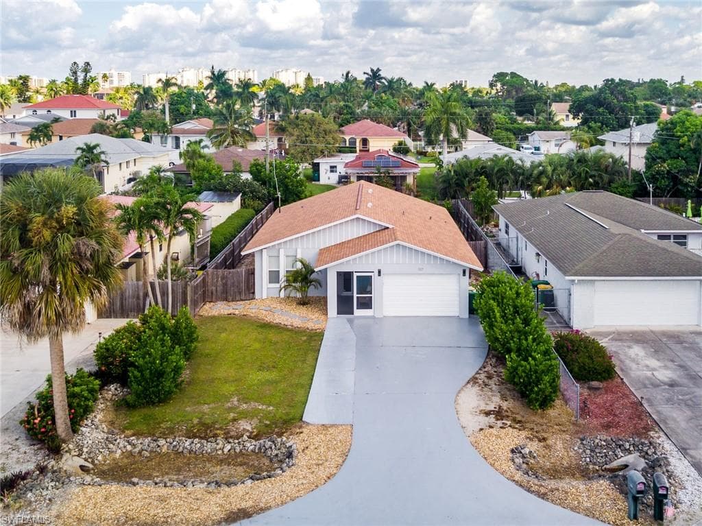 517 98th AVE N NAPLES, FL 34108