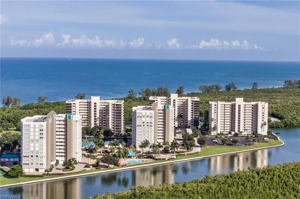 11 Bluebill AVE 301 NAPLES, FL 34108