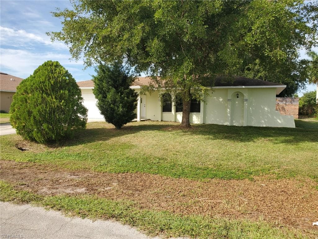 629 Weston RD LEHIGH ACRES, FL 33936