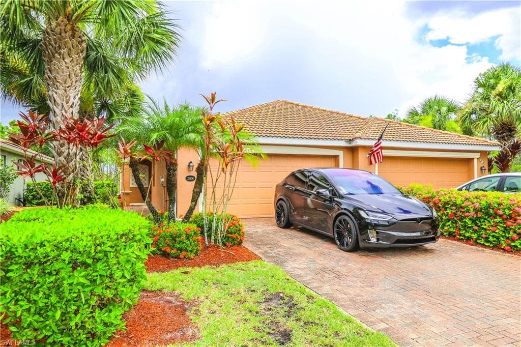 21806 Belvedere LN ESTERO, FL 33928