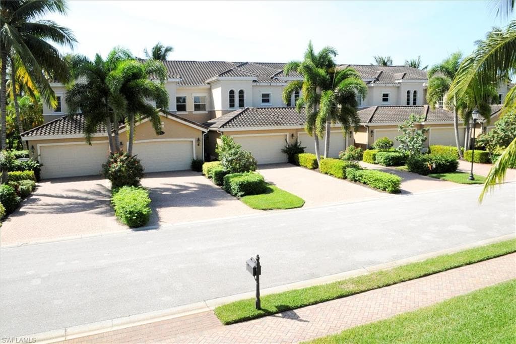 3053 Aviamar CIR 8-201 NAPLES, FL 34114