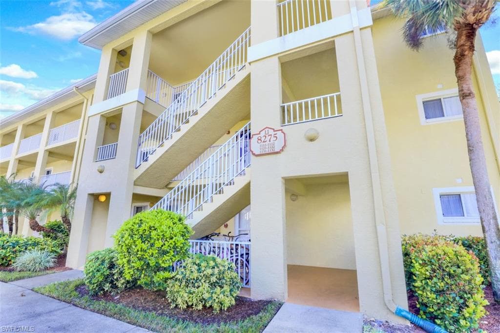 8275 Key Royal CIR 1111 NAPLES, FL 34119