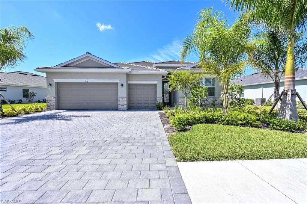 2385 Orchard ST NAPLES, FL 34120