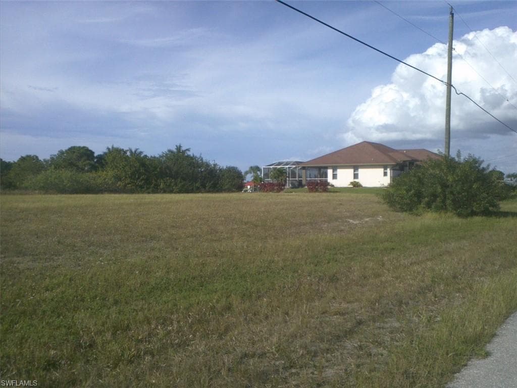 1352 NW 13th PL CAPE CORAL, FL 33993