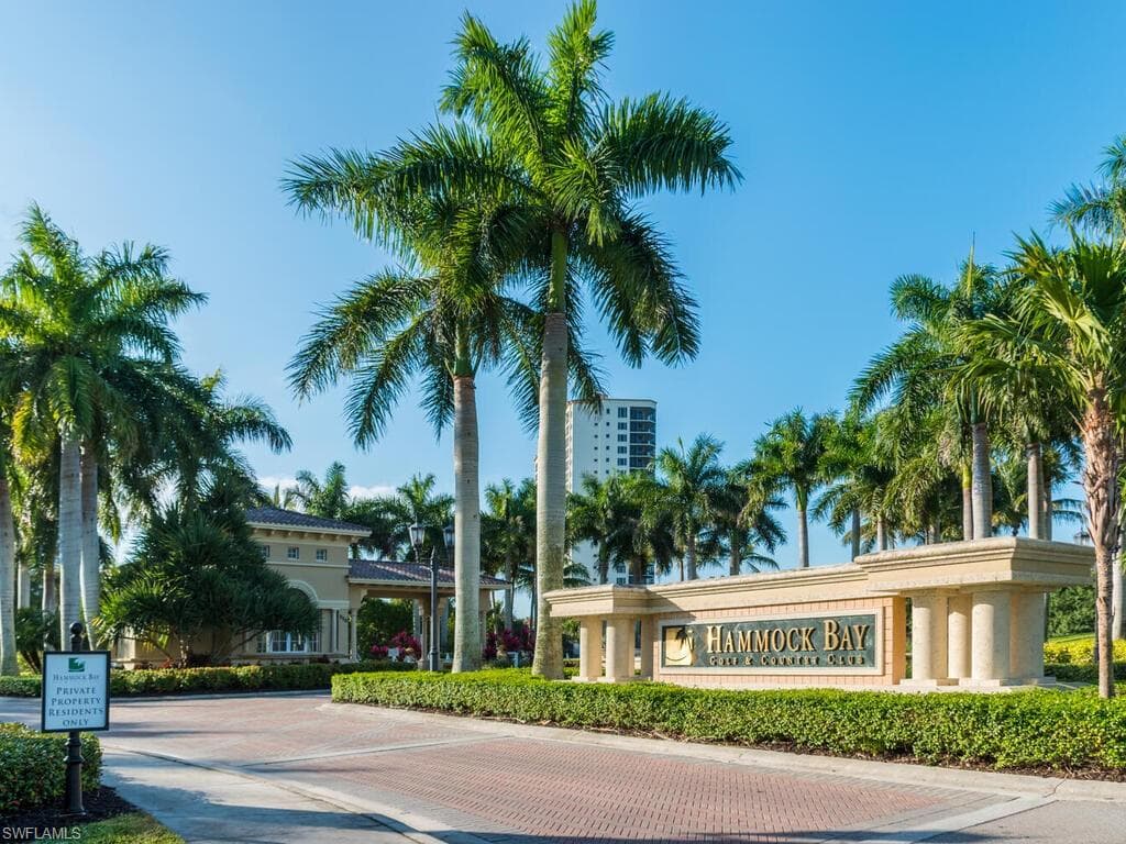 1050 Borghese LN 2001 NAPLES, FL 34114
