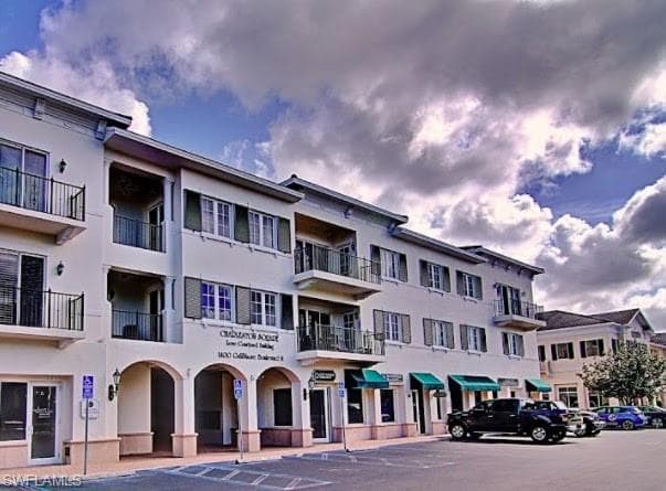 1400 Gulf Shore BLVD N 207 NAPLES, FL 34102