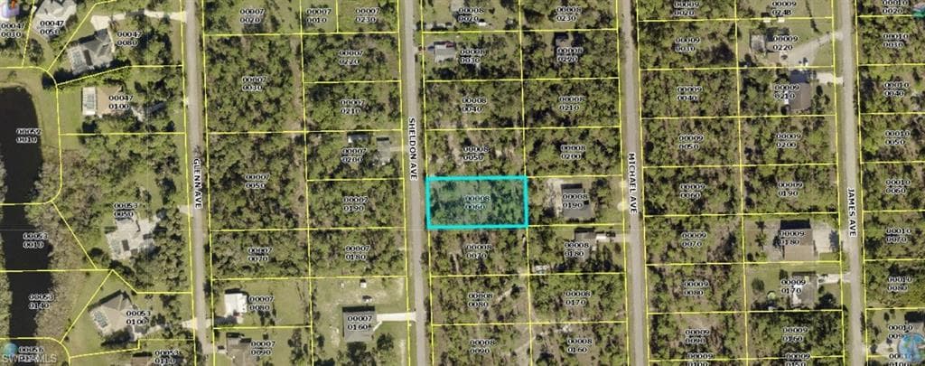812 Sheldon AVE LEHIGH ACRES, FL 33936