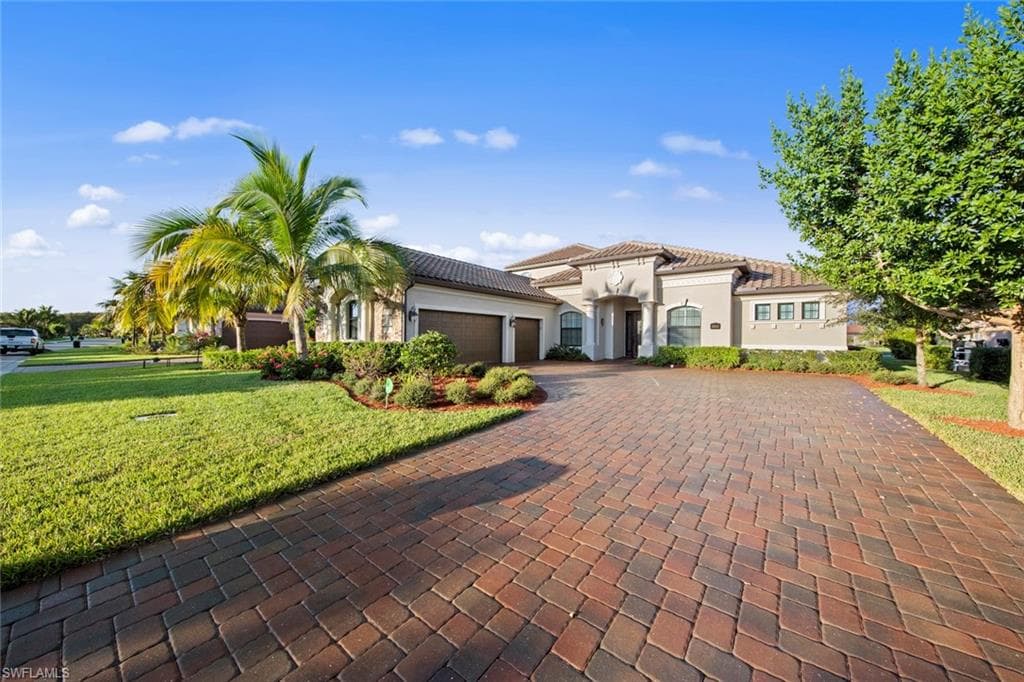 28650 Cavan CT BONITA SPRINGS, FL 34135