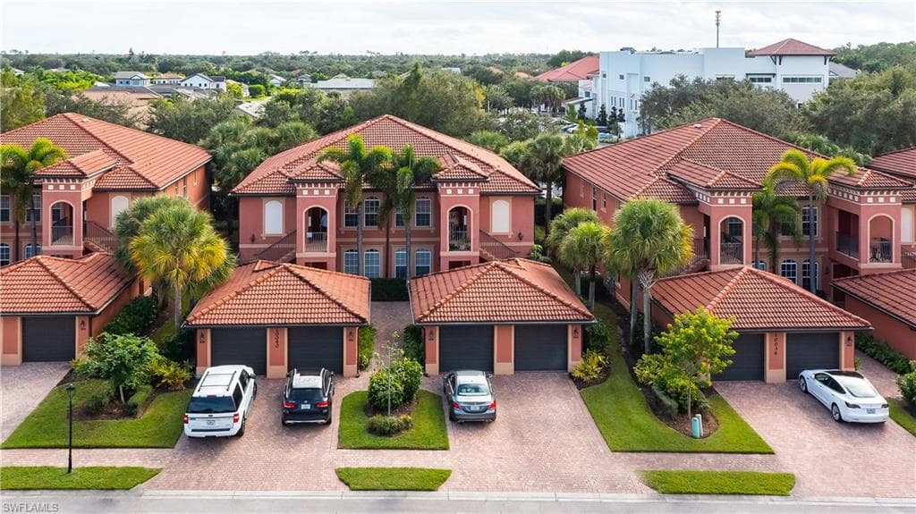 10040 Heather LN 1404 NAPLES, FL 34119