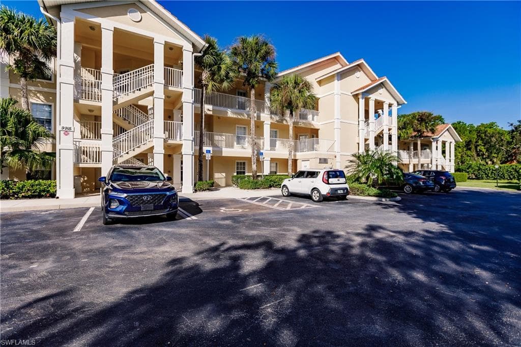9165 Celeste DR 3-302 NAPLES, FL 34113