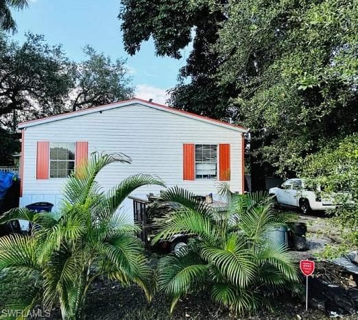 320 Redlin ST NORTH FORT MYERS, FL 33903