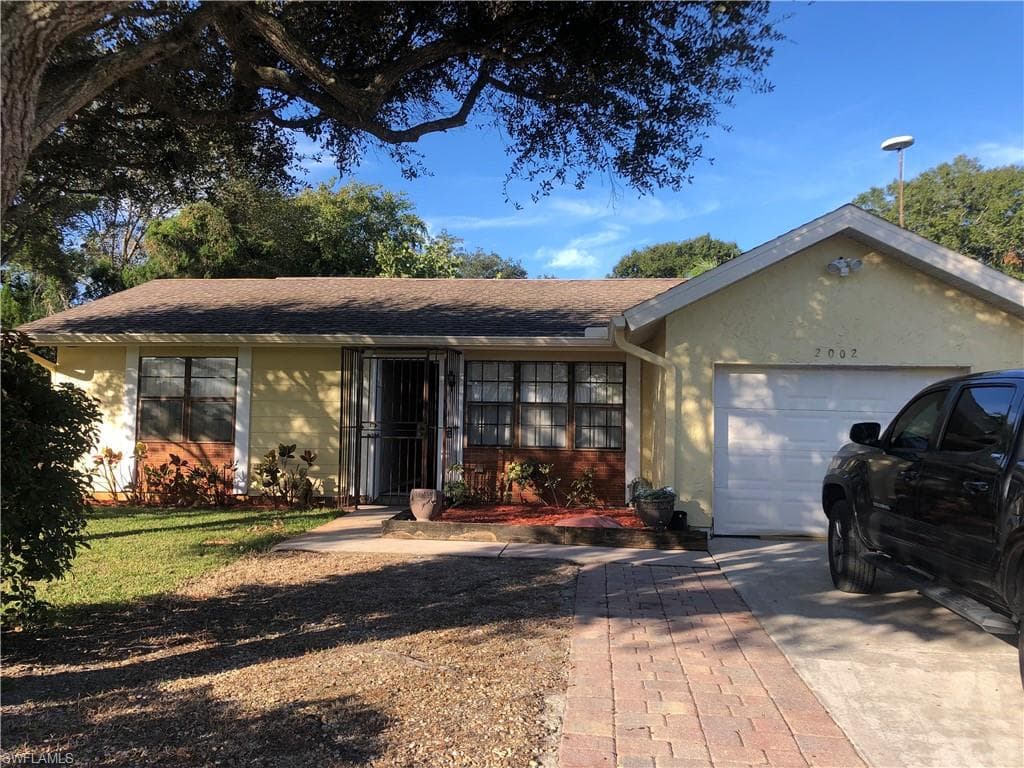 2002 Lighthouse LN LABELLE, FL 33935