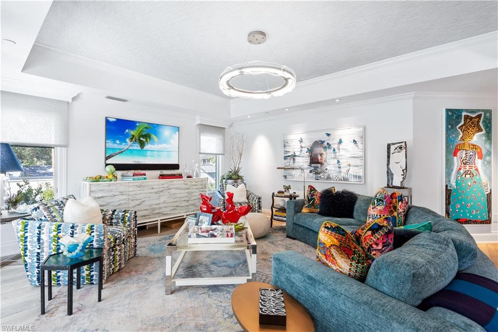 370 11th AVE S NAPLES, FL 34102