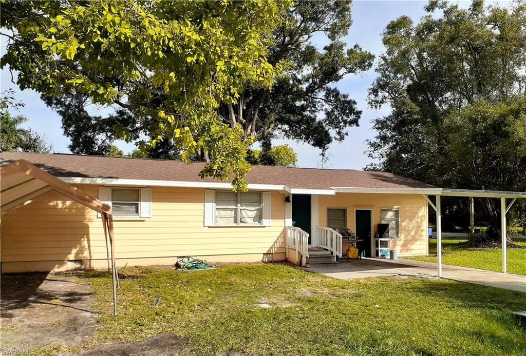 4057 Iroquois AVE FORT MYERS, FL 33916