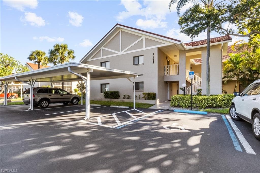9652 Windsor Gardens LN 201 FORT MYERS, FL 33919