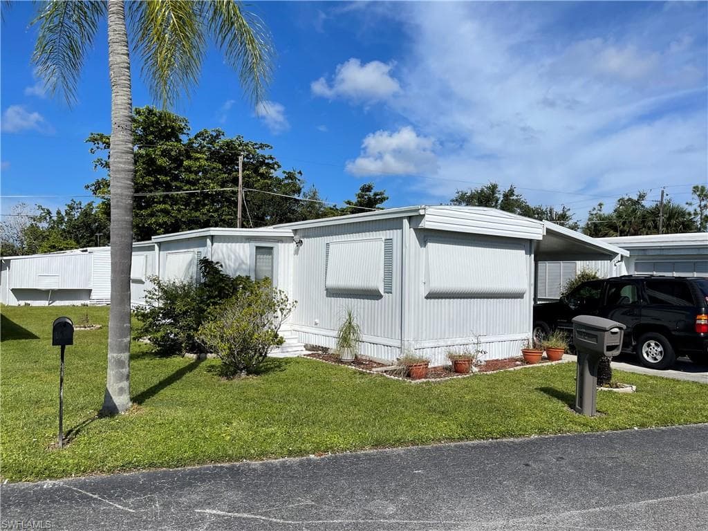 173 Willow LN 27 NAPLES, FL 34114
