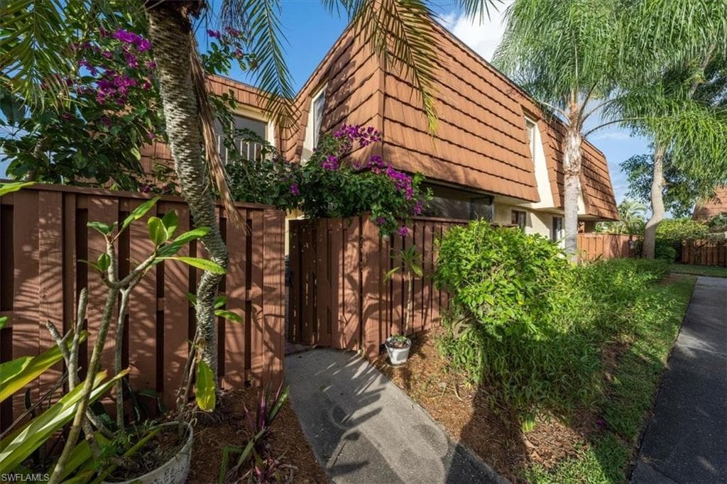 5252 Cedarbend DR 1 FORT MYERS, FL 33919