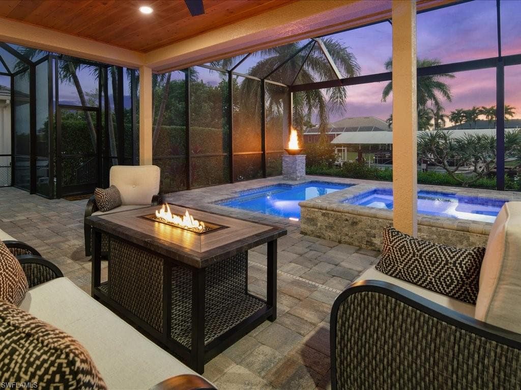 404 Samar AVE NAPLES, FL 34113