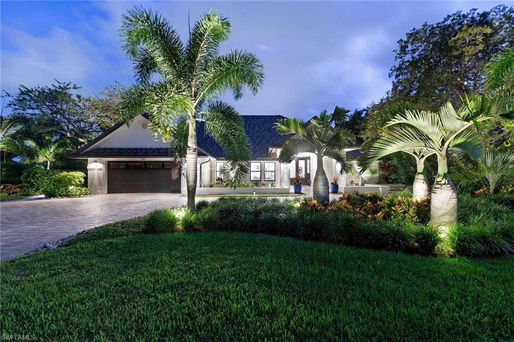 720 Shadow Lake LN NAPLES, FL 34108
