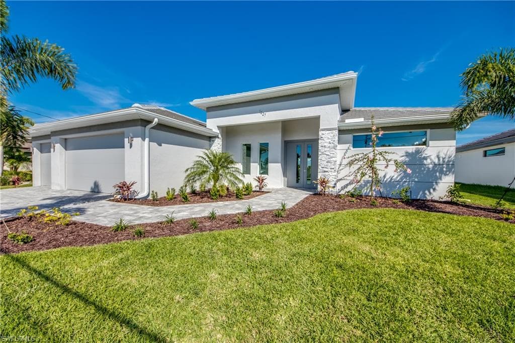 1427 SW 40th TER CAPE CORAL, FL 33914