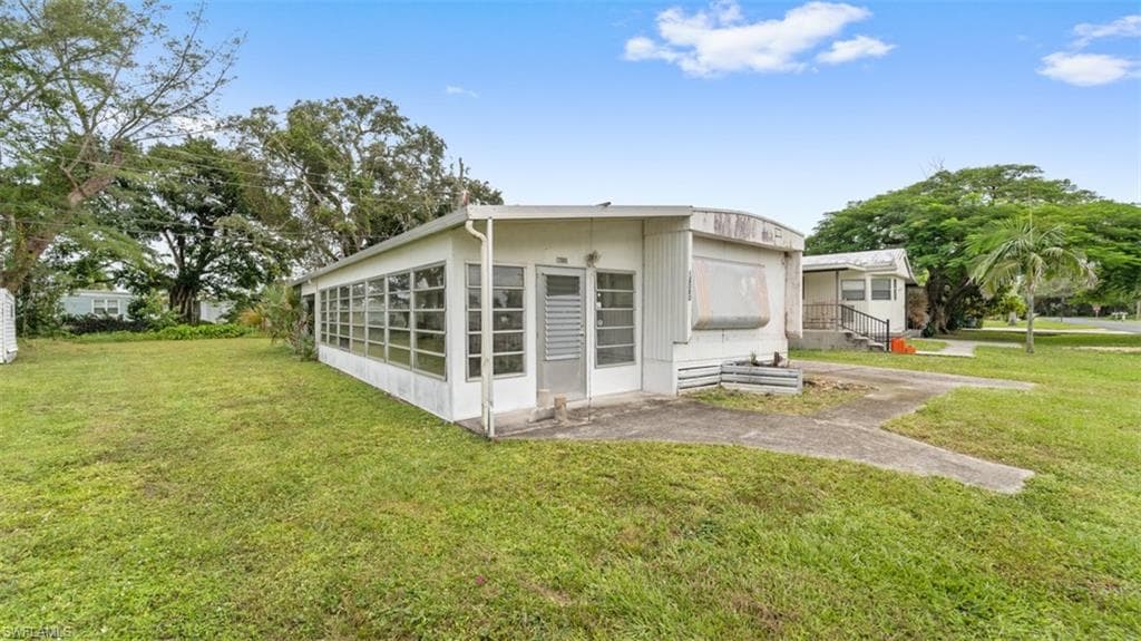 12080 Live Oak DR FORT MYERS, FL 33908