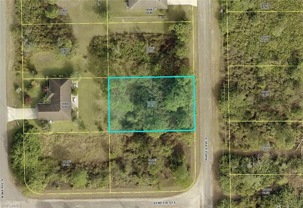 752 Naples AVE S LEHIGH ACRES, FL 33974