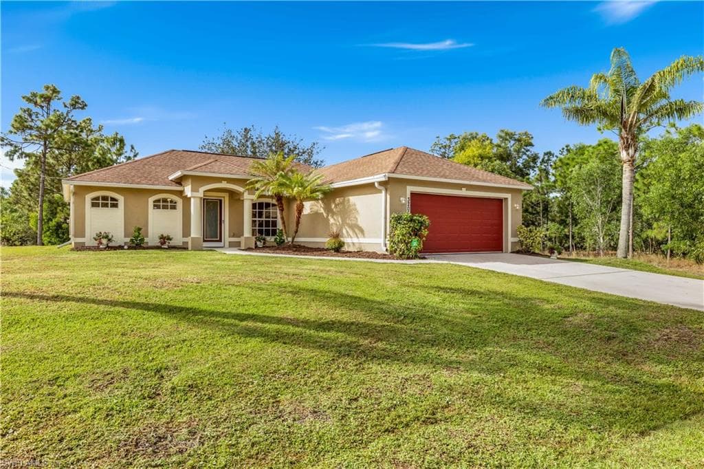 3206 E 11th ST LEHIGH ACRES, FL 33972