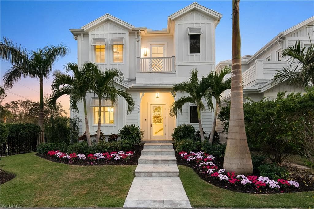 888 10th AVE S NAPLES, FL 34102