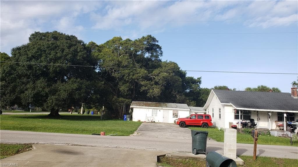 822 Oleander AVE FORT MYERS, FL 33916