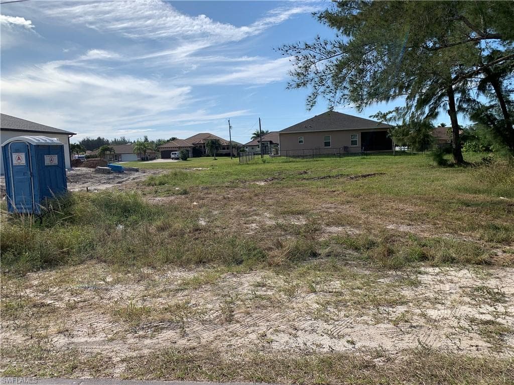 132 SW 35th AVE CAPE CORAL, FL 33991